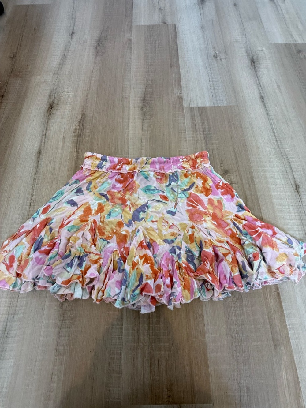 Vici Floral Ruffle Mini Skirt Size Large - Picture 6 of 6